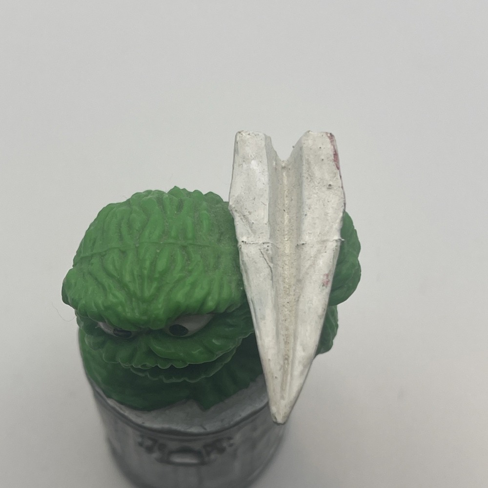 Oscar the Grouch w/ Paper Airplane 3" PVC Figure Applause Sesame Street 1980's - Picture 2 of 11